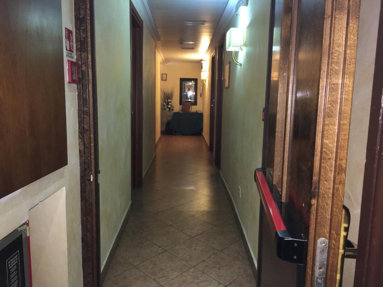 神圣罗马酒店 外观 照片